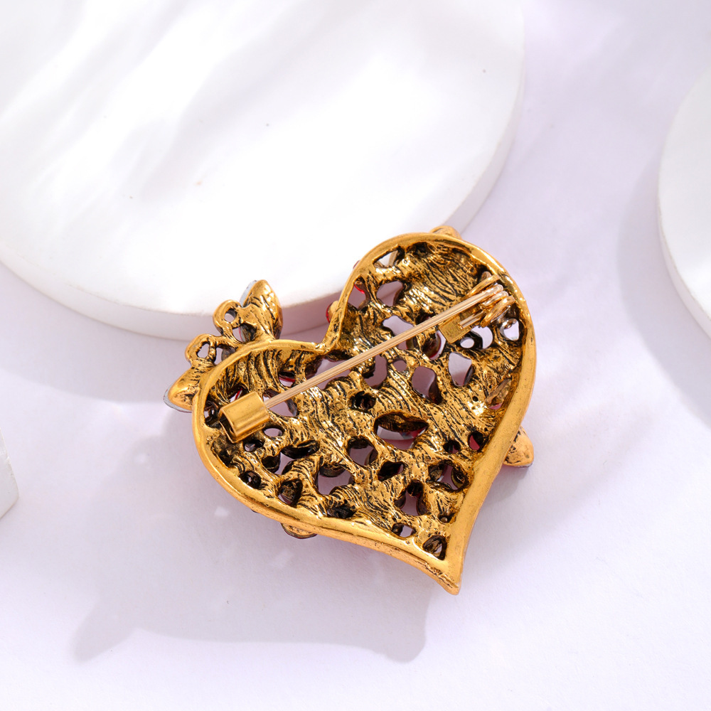 Wholesale Heart Butterfly Rhinestone Brooch, Decorative Lapel Pin Jewelry