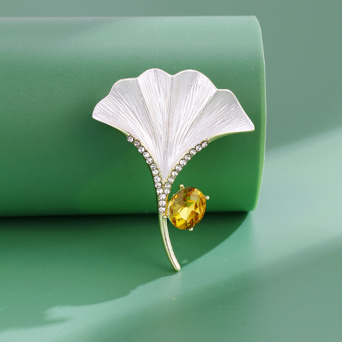 Wholesale Ginkgo Leaf Brooch, Enamel Leaf Lapel Pin with Rhinestone
