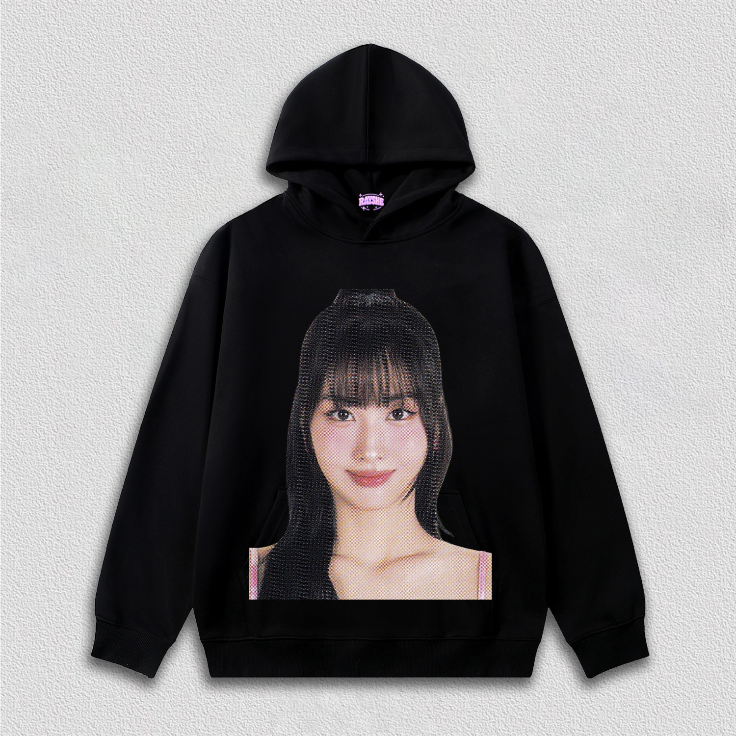 Momo TEE