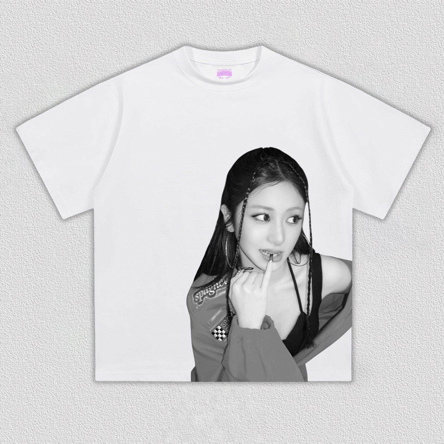 LE SSERAFIM yunjin TEE