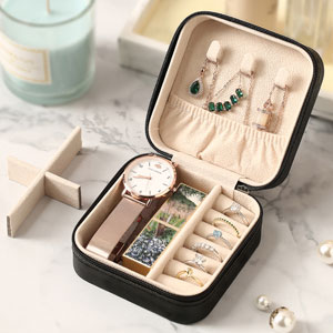 ideal for storing or carrying rings, earrings, necklaces, bracelets, necklaces and other jewelrys