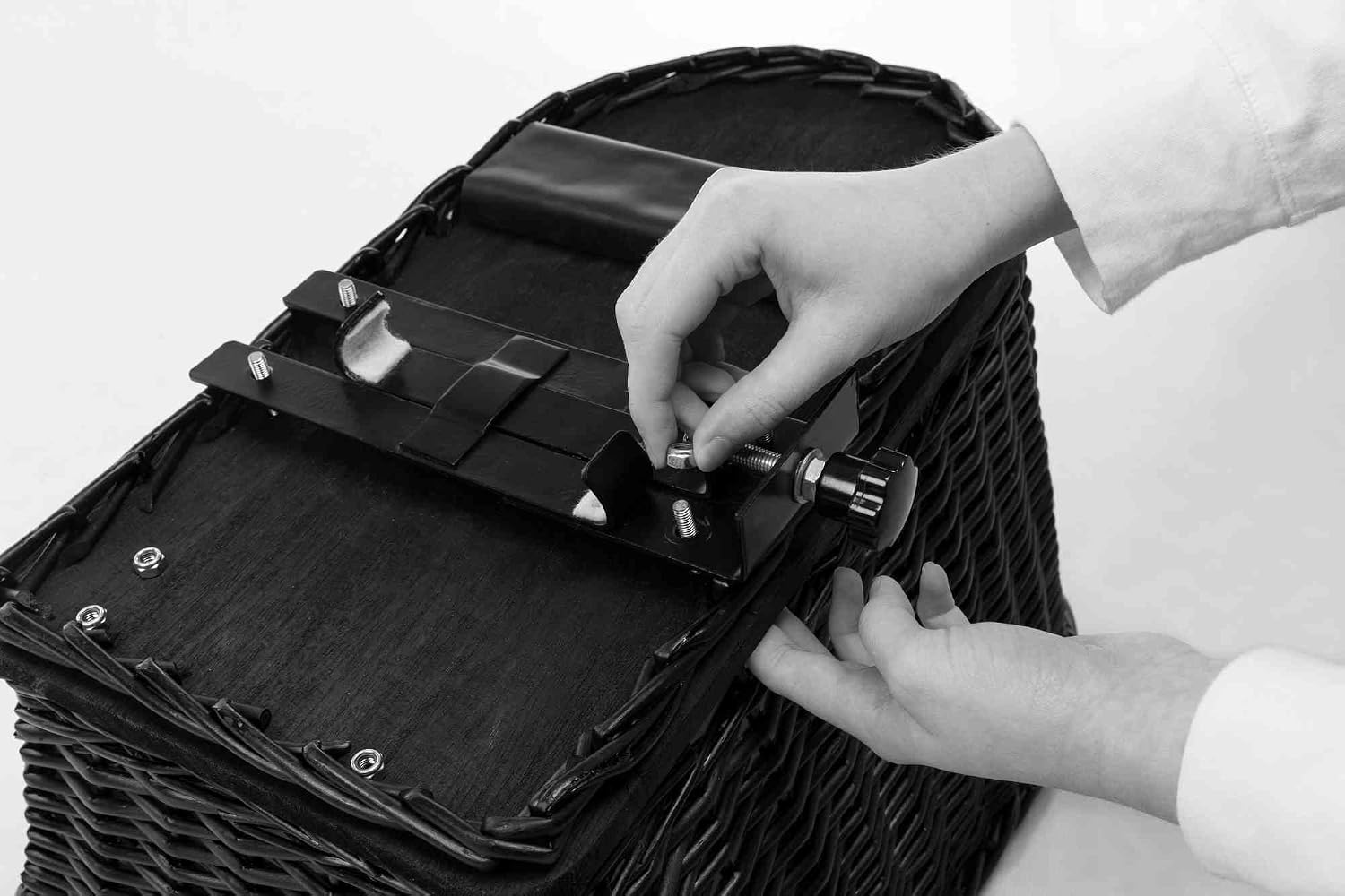 TRIXIE Bicycle Basket with Grille for Pannier Rack