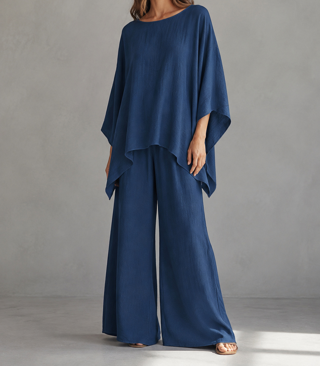 Deep Blue Serena two-piece set on a model