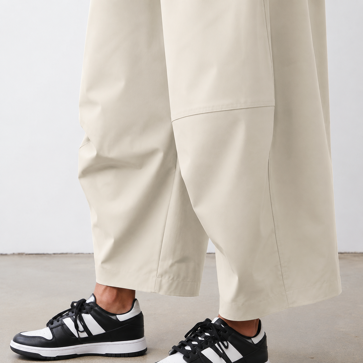 Aria barrel-leg pants detail seam