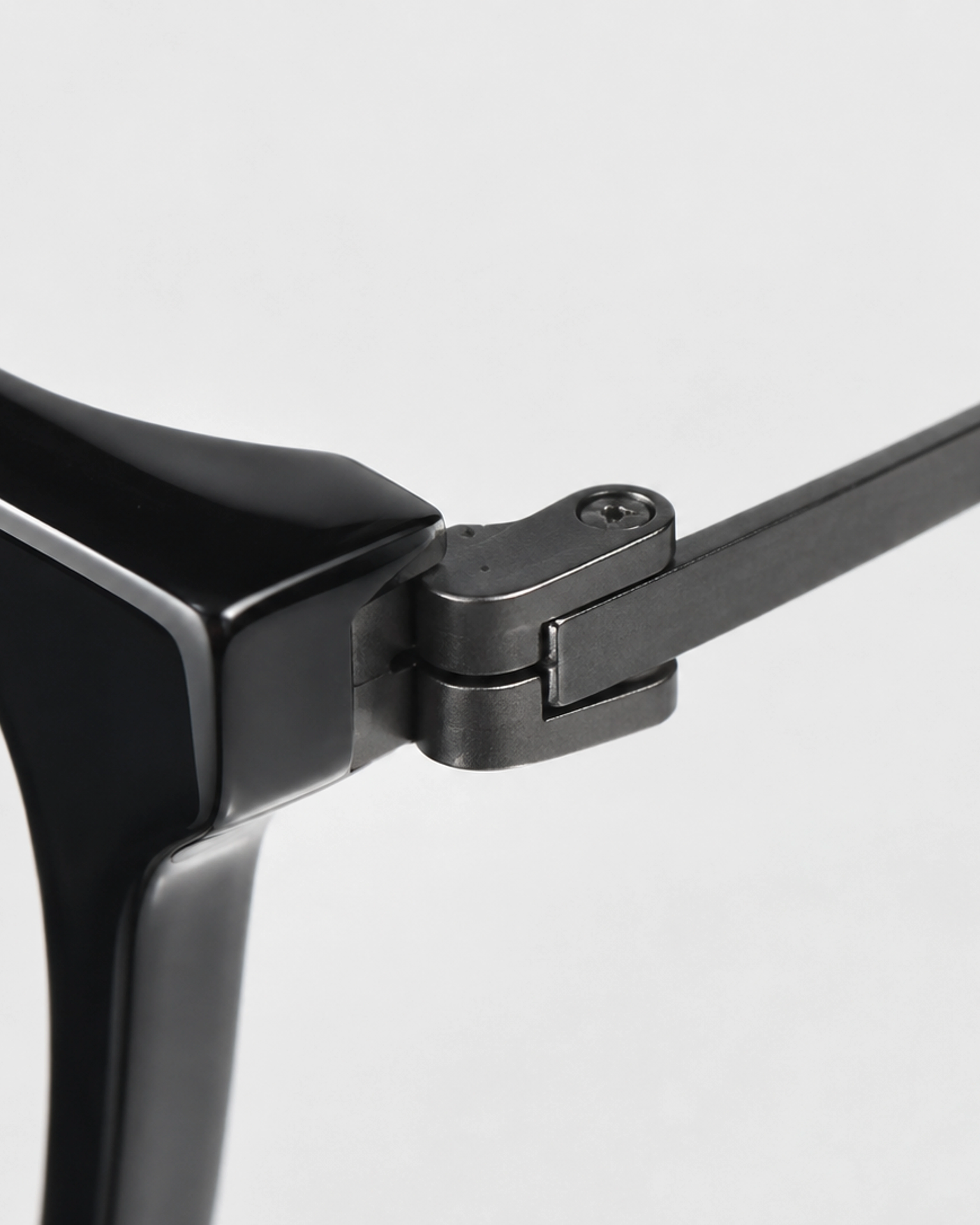detail hinge