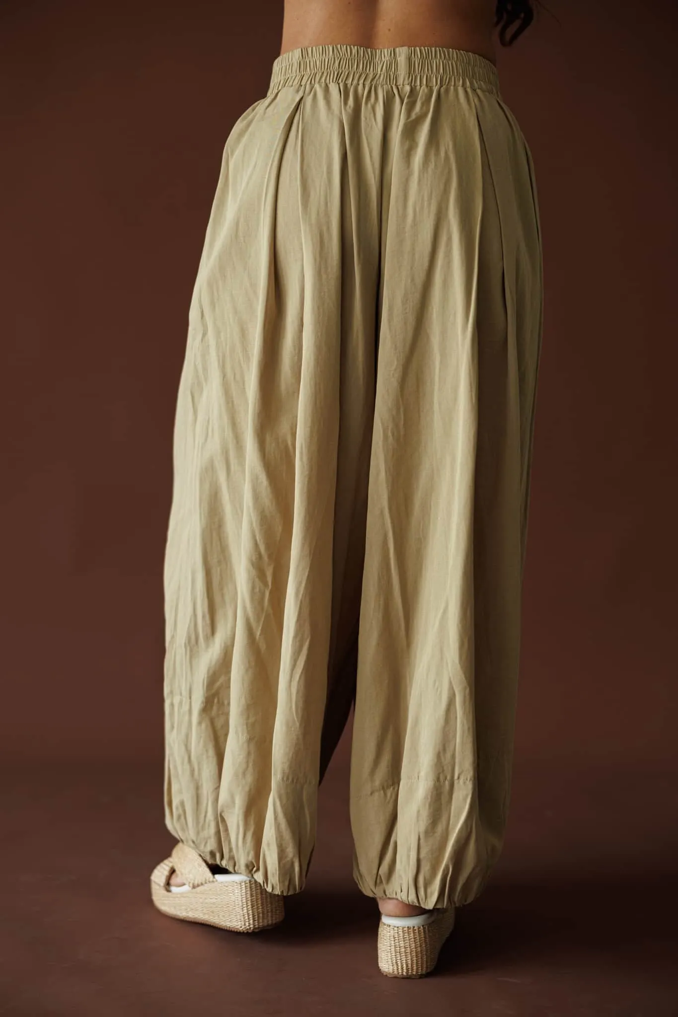 Balloon Fit Elastic Waist Pants