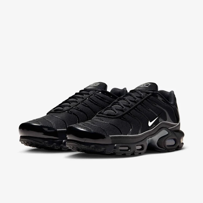 Men's Shoes With Reflective Design Accents