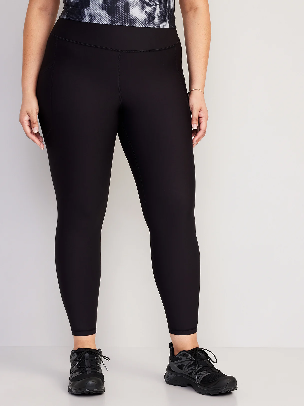 High-Waisted PowerSoft 7/8 Pocket Leggings - Black Jack (751143042)