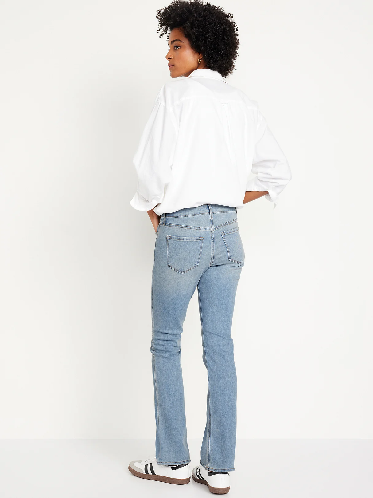 Mid-Rise Wow Boot-Cut Jeans - Light Wash