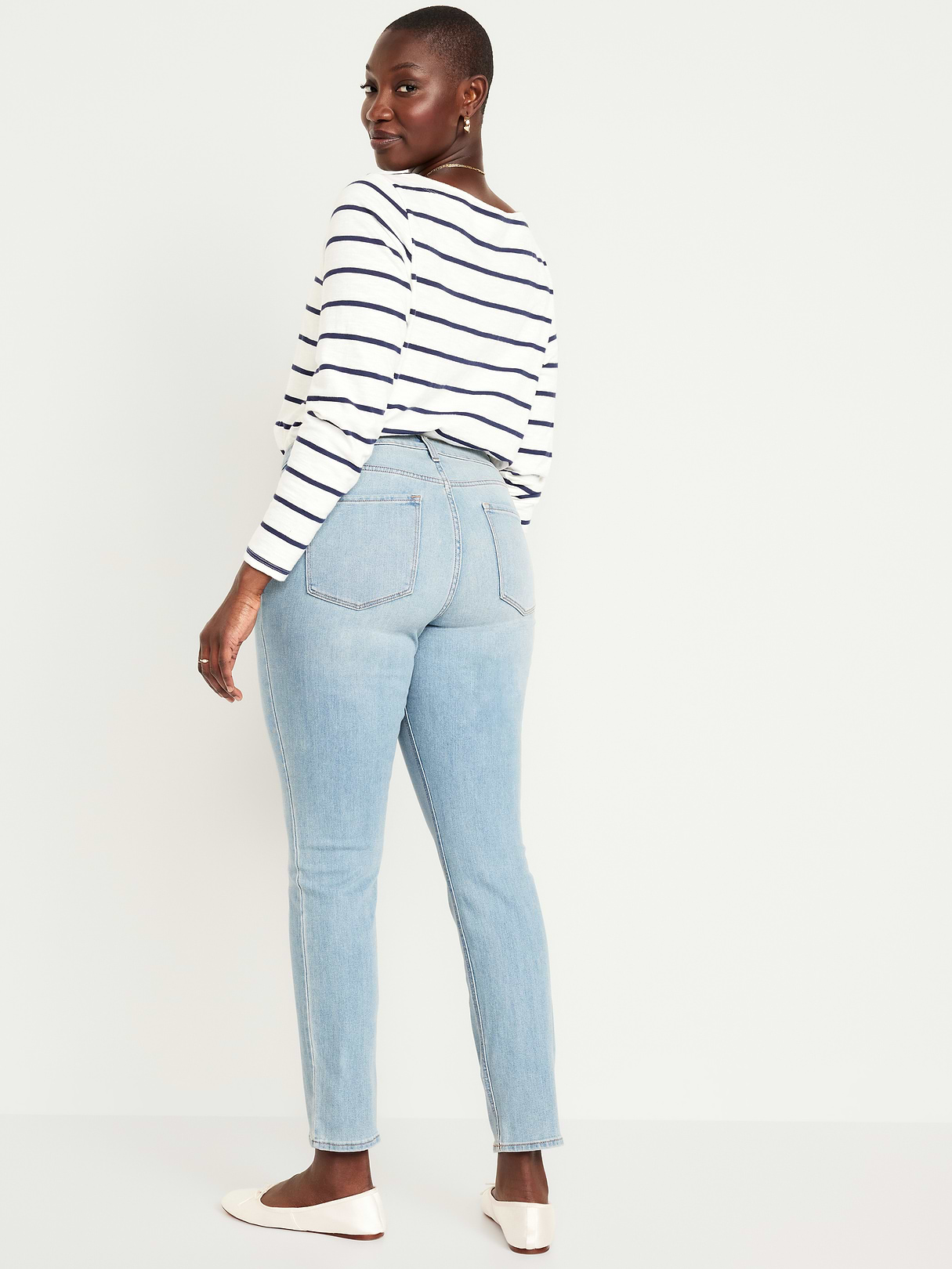 High-Waisted Wow Straight Ankle Jeans - Light Wash