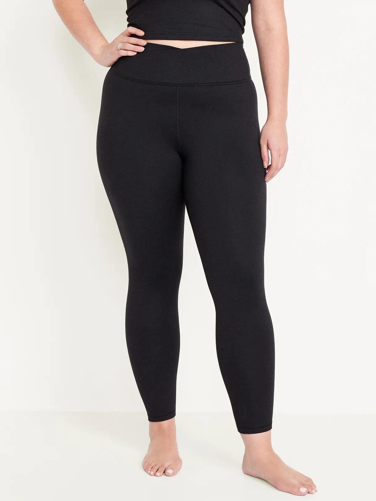 Extra High-Waisted CloudComfy 7/8 Leggings - Black