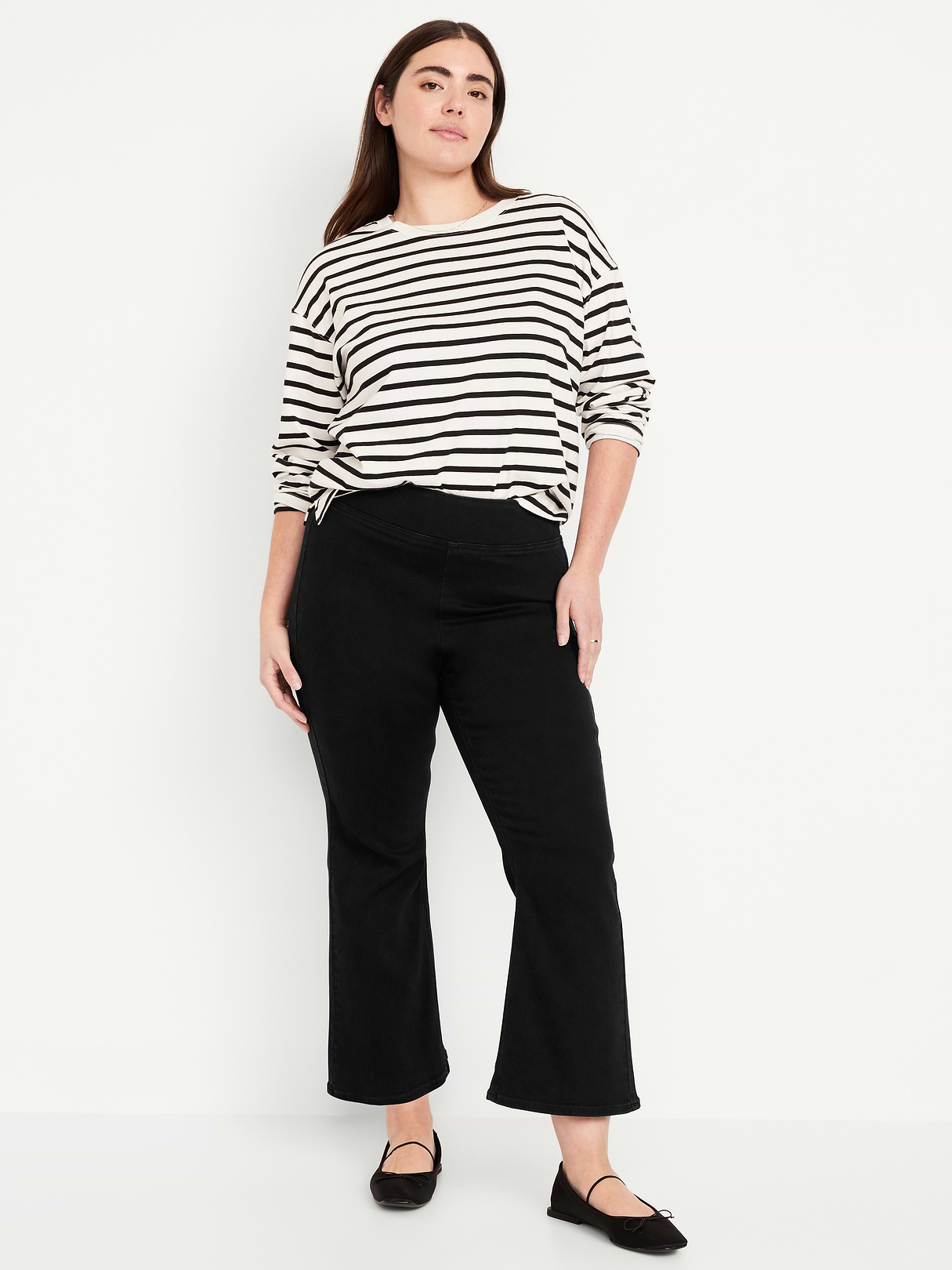High-Waisted Weekender Pull-On Crop Flare Jeans - Black