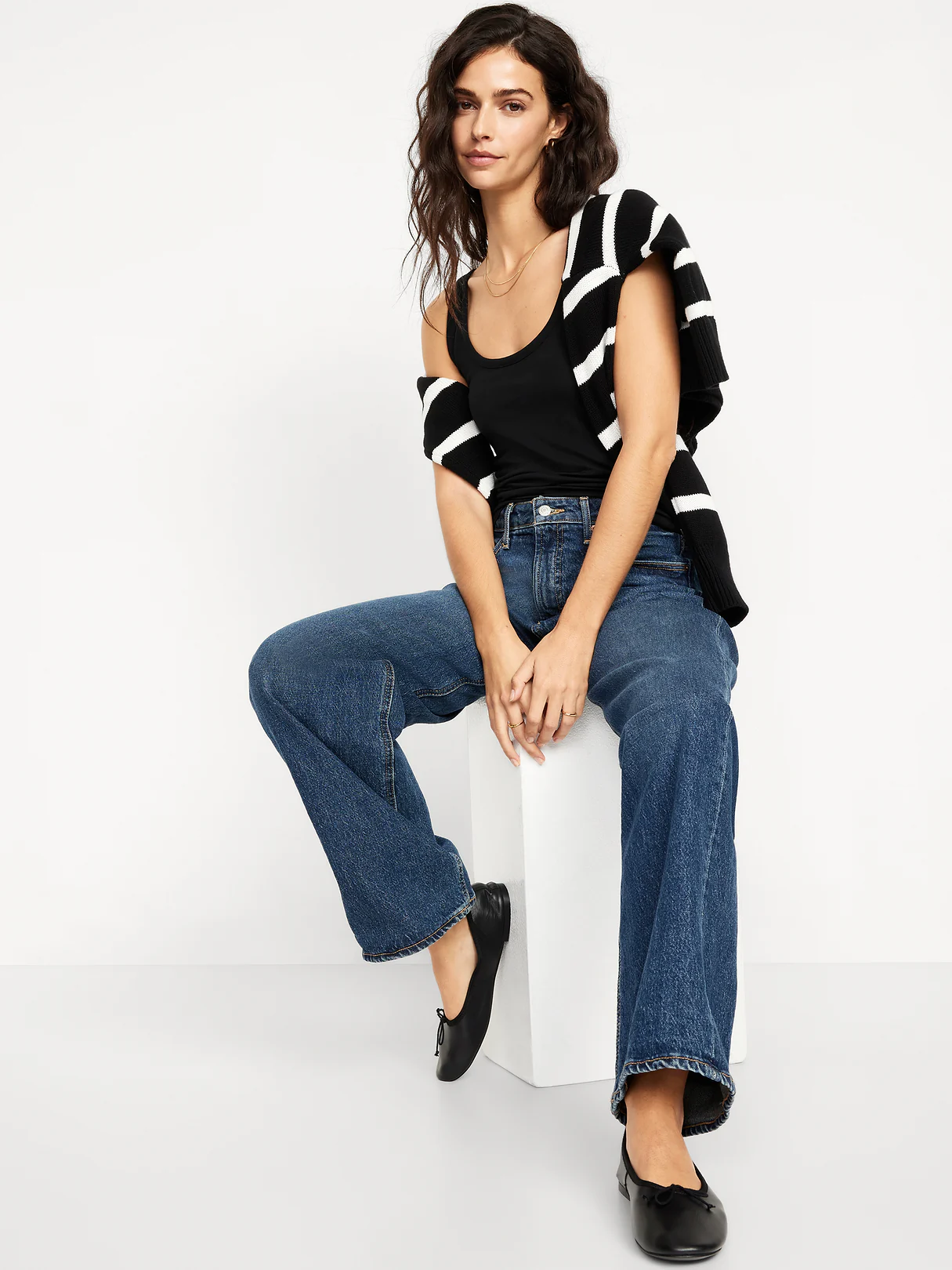 First-Layer Scoop-Neck Tank Top - Black Jack