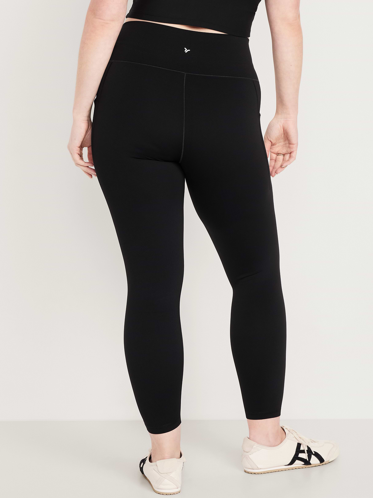 High-Waisted StudioSmooth 7/8 Pocket Leggings - Black Jack