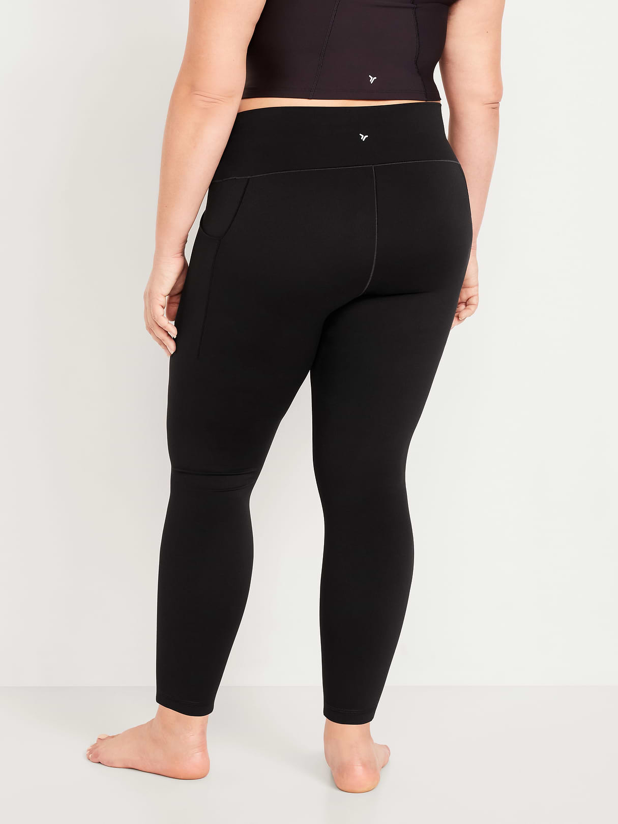 High-Waisted StudioSmooth 7/8 Pocket Leggings - Black Jack