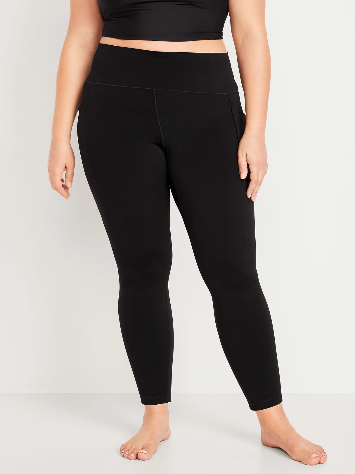 High-Waisted StudioSmooth 7/8 Pocket Leggings - Black Jack