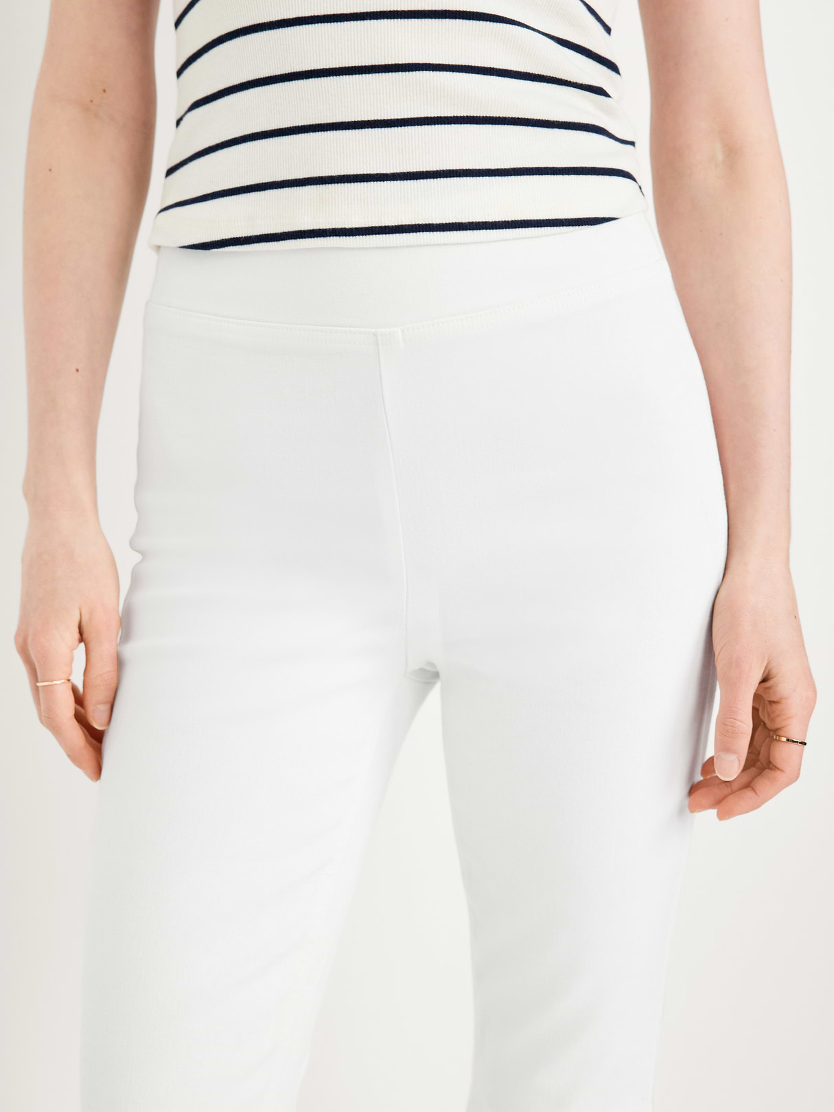 High-Waisted Weekender Pull-On Crop Flare Jeans - White Wash
