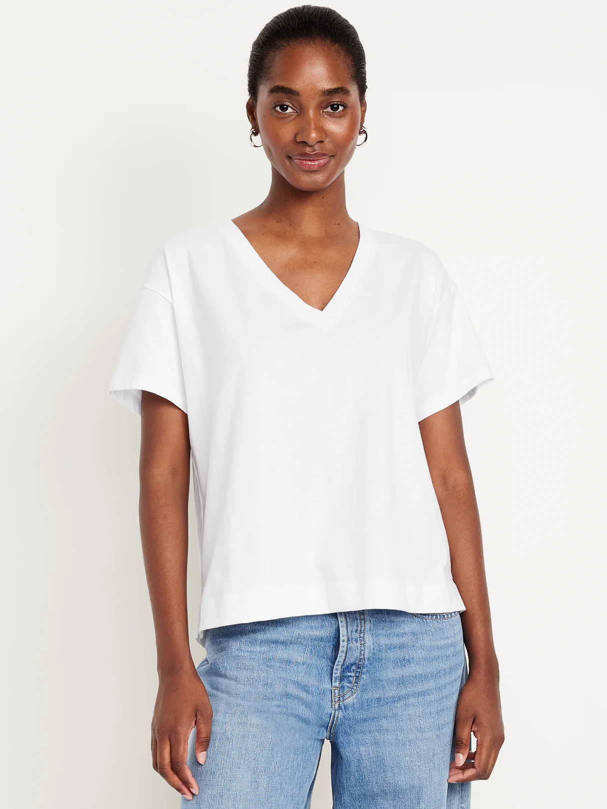 Vintage V-Neck T-Shirt - White Lilies