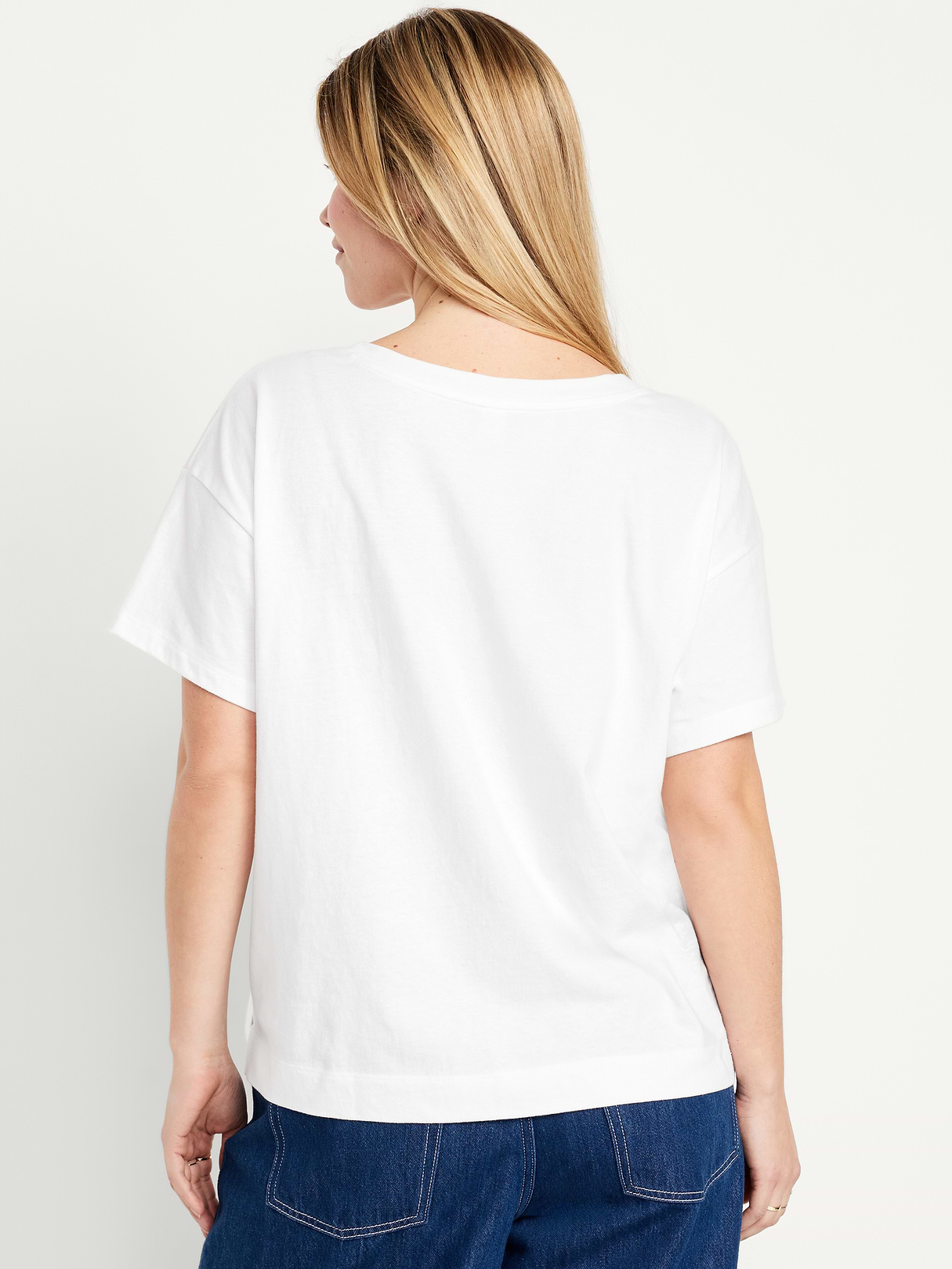 Vintage V-Neck T-Shirt - White Lilies