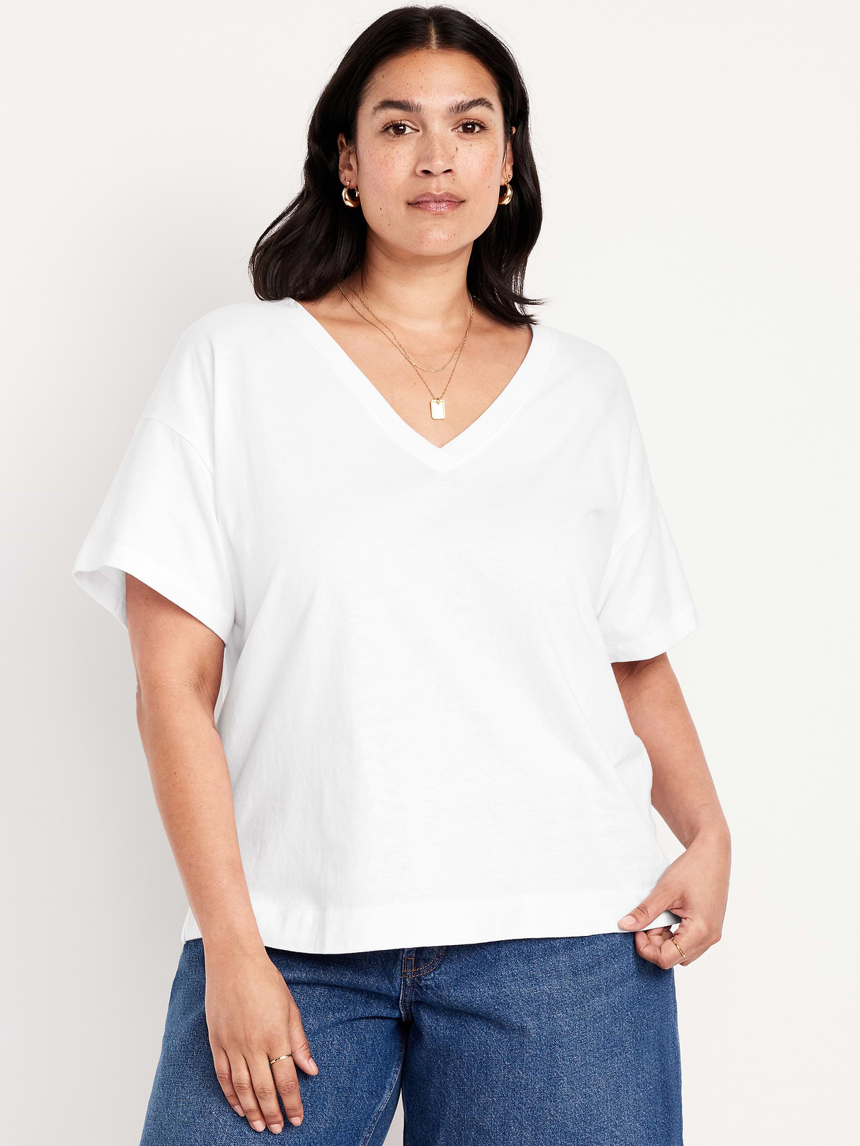 Vintage V-Neck T-Shirt - White Lilies