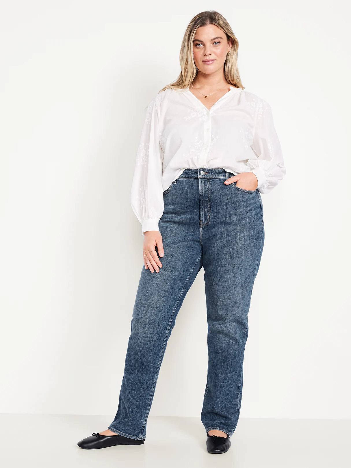 Extra High-Waisted Straight Jeans - Medium Wash