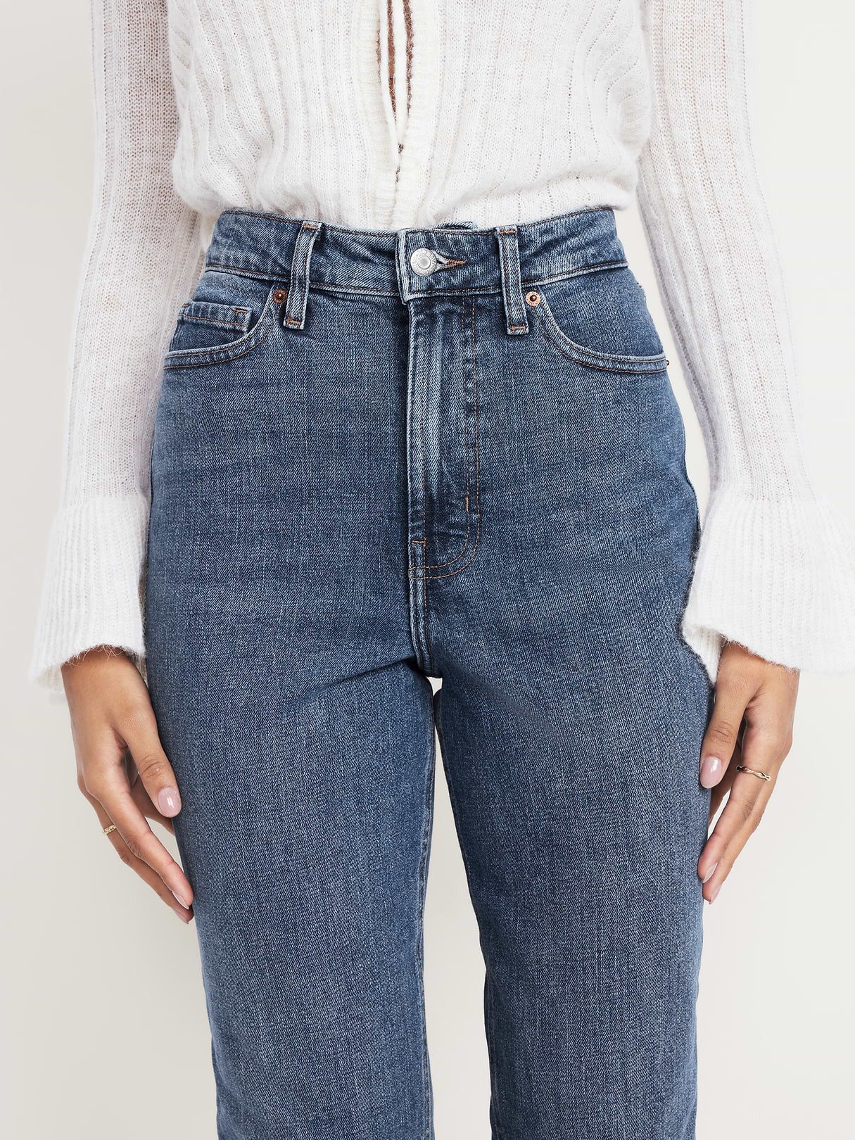 Extra High-Waisted Straight Jeans - Medium Wash