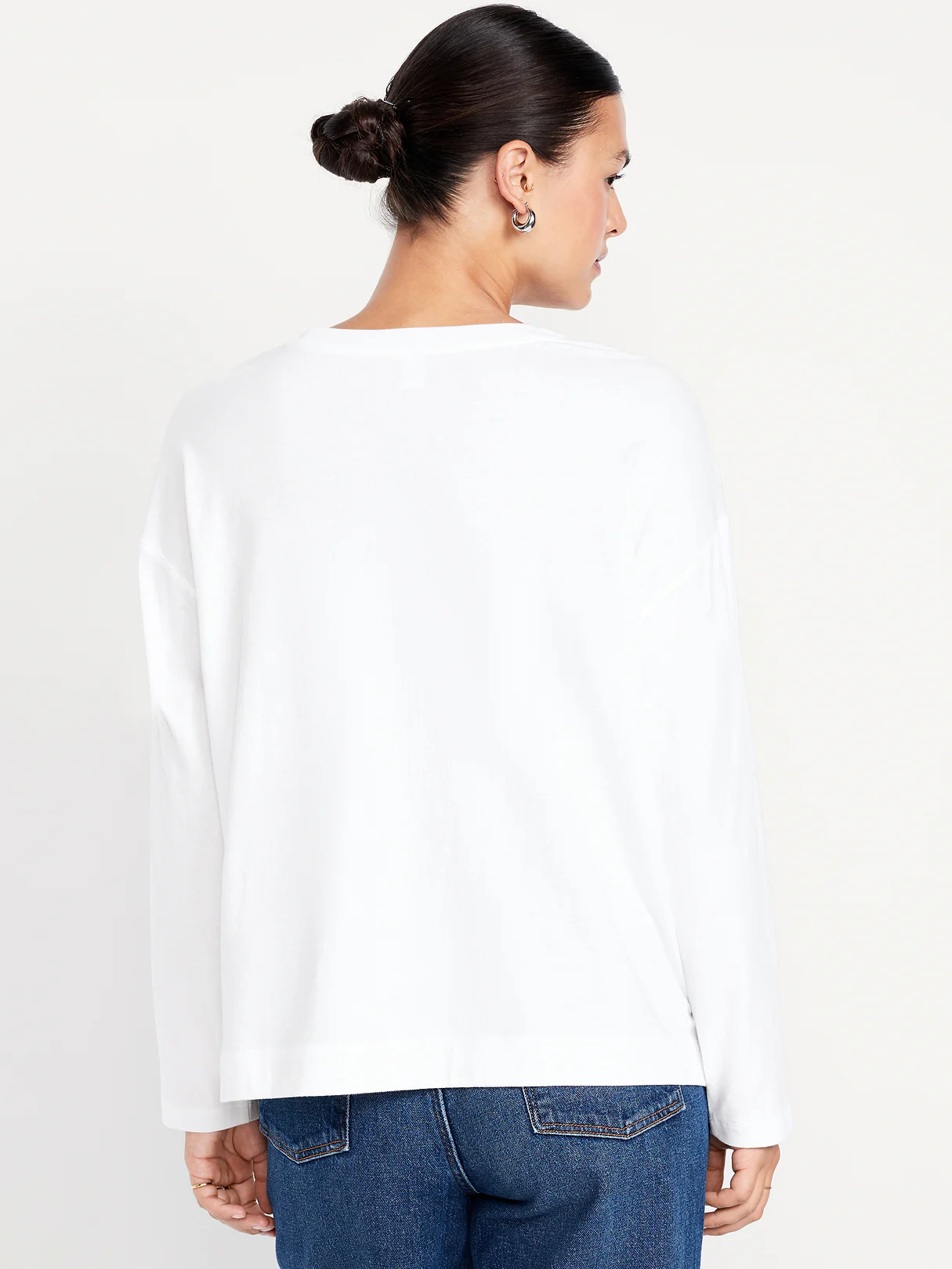 Vintage Crew-Neck Long-Sleeve T-Shirt - White Lilies