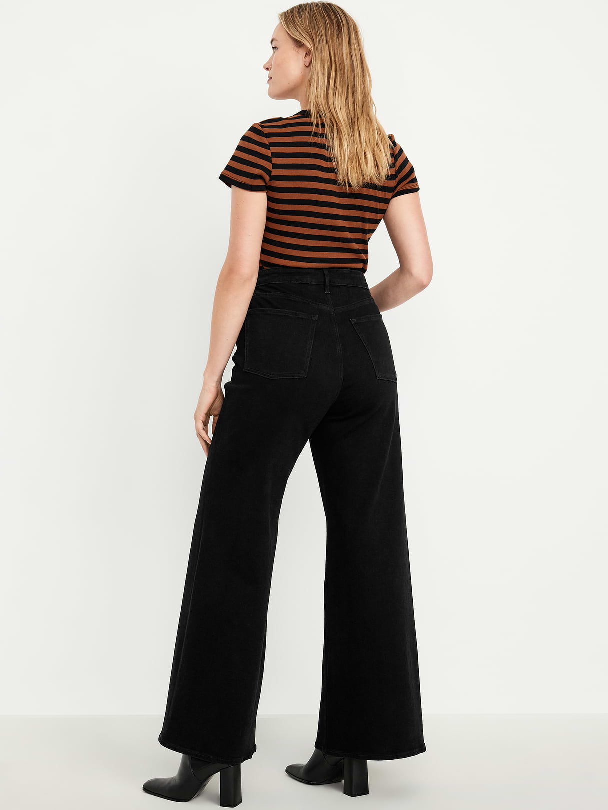Extra High-Waisted Super Wide-Leg Jeans - Black