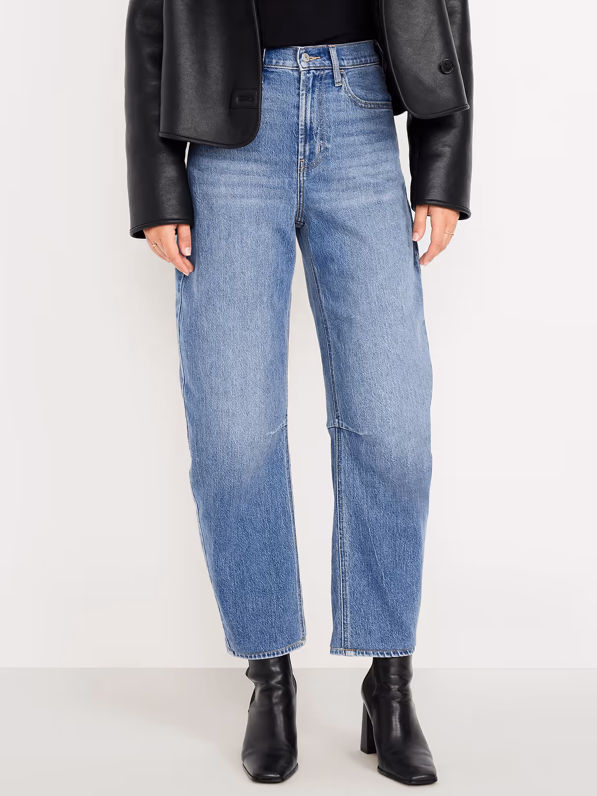 High-Waisted Wow Barrel-Leg Ankle Jeans - Light Wash