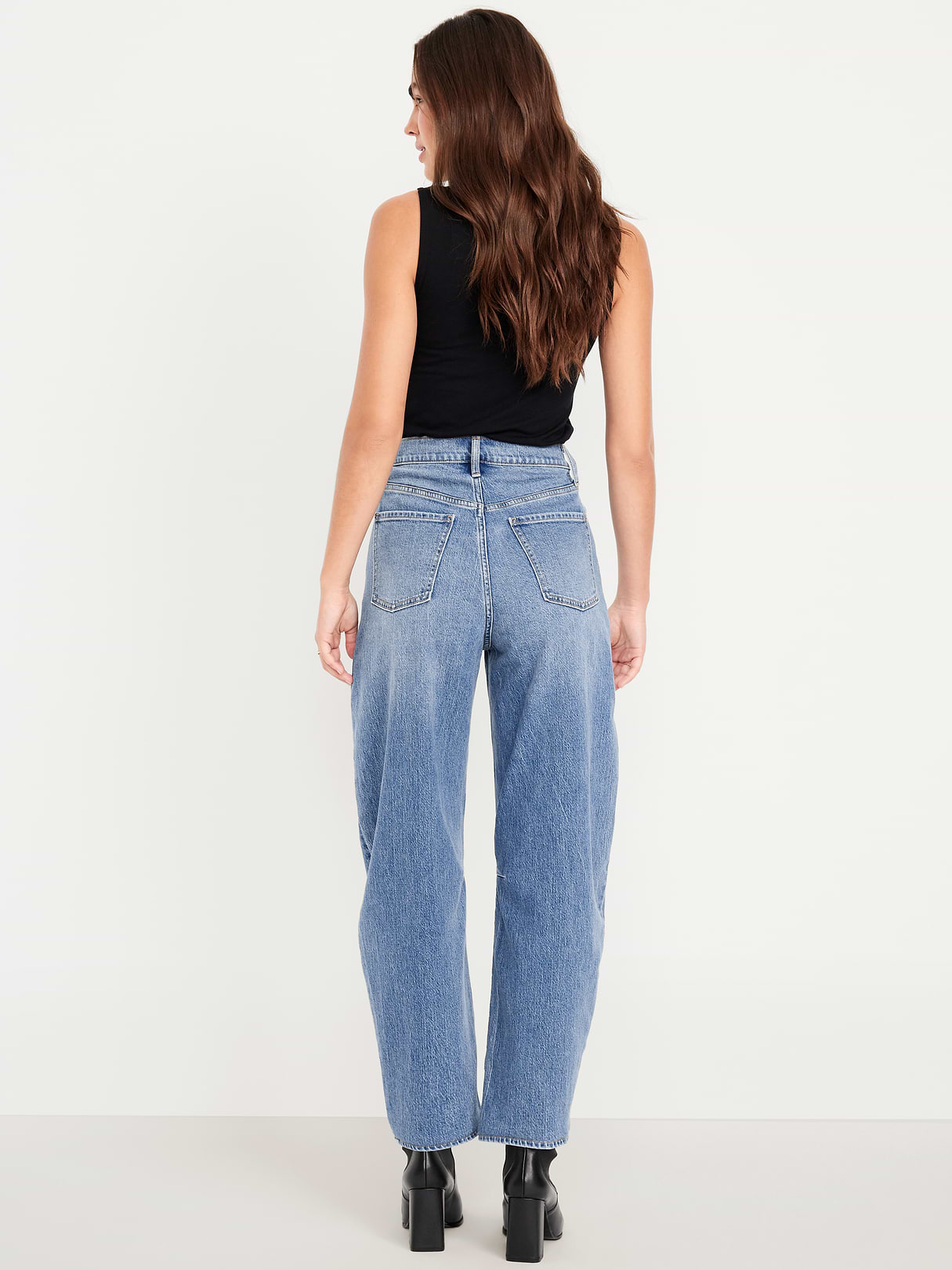 High-Waisted Wow Barrel-Leg Ankle Jeans - Light Wash