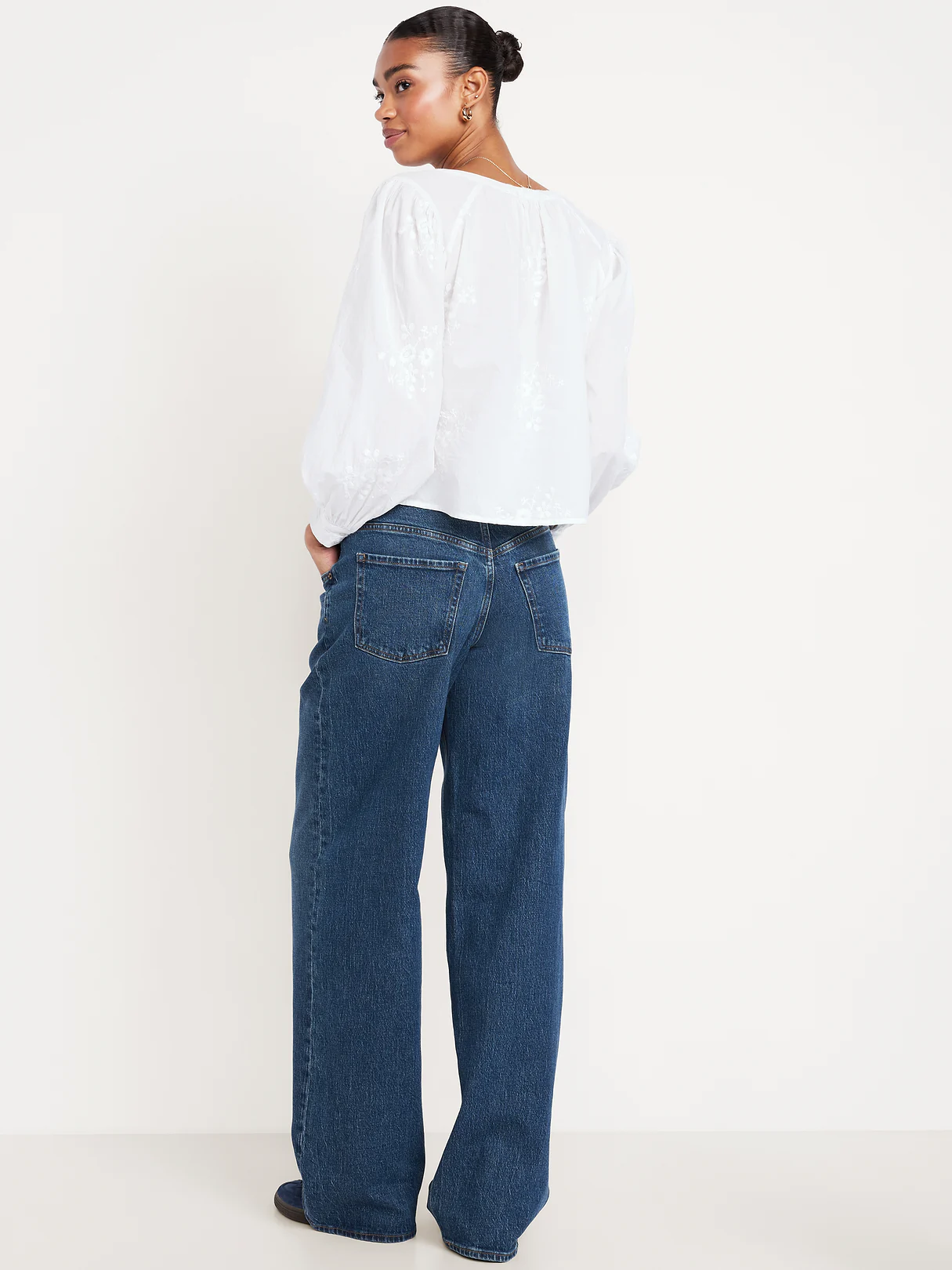 Mid-Rise Slouchy Wide-Leg Jeans - Dark Wash