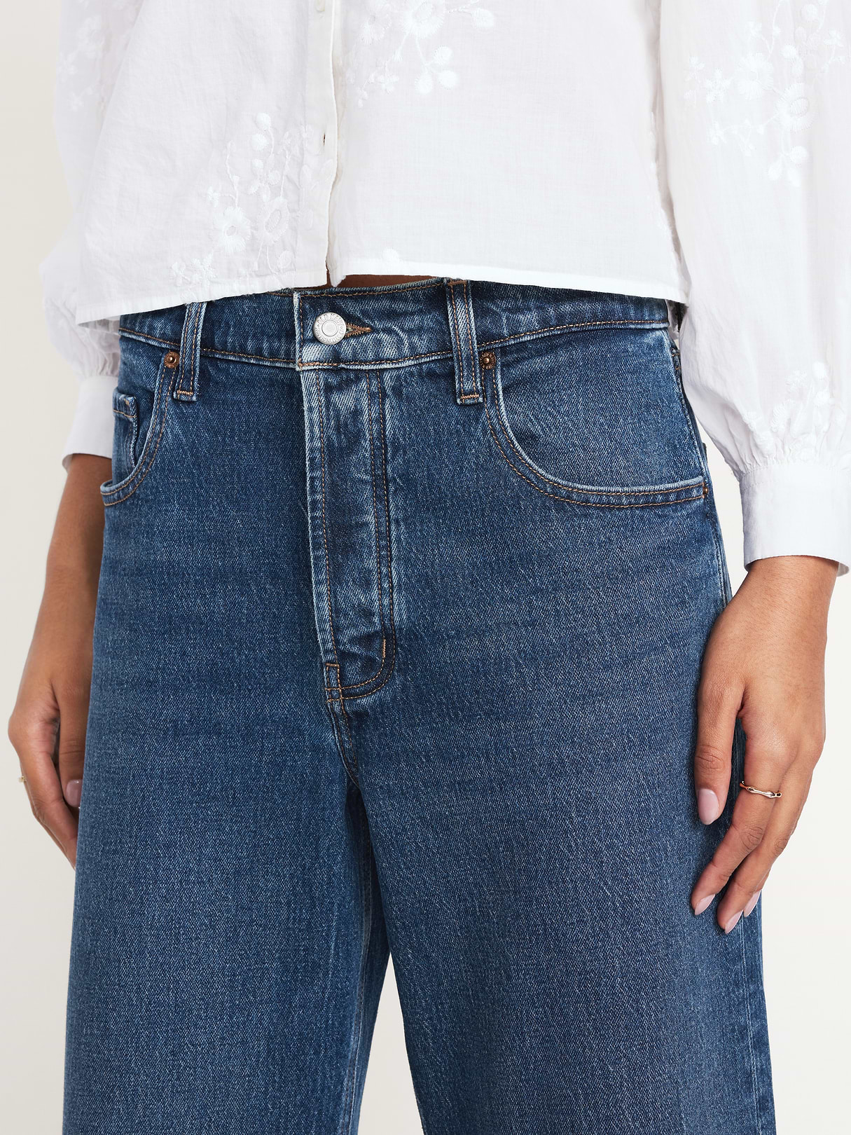 Mid-Rise Slouchy Wide-Leg Jeans - Dark Wash