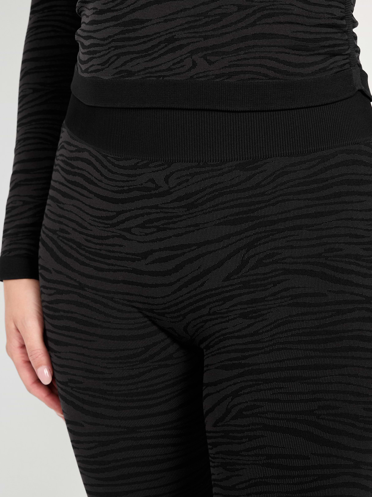 High-Waisted Seamless Jacquard Leggings - Black Jack