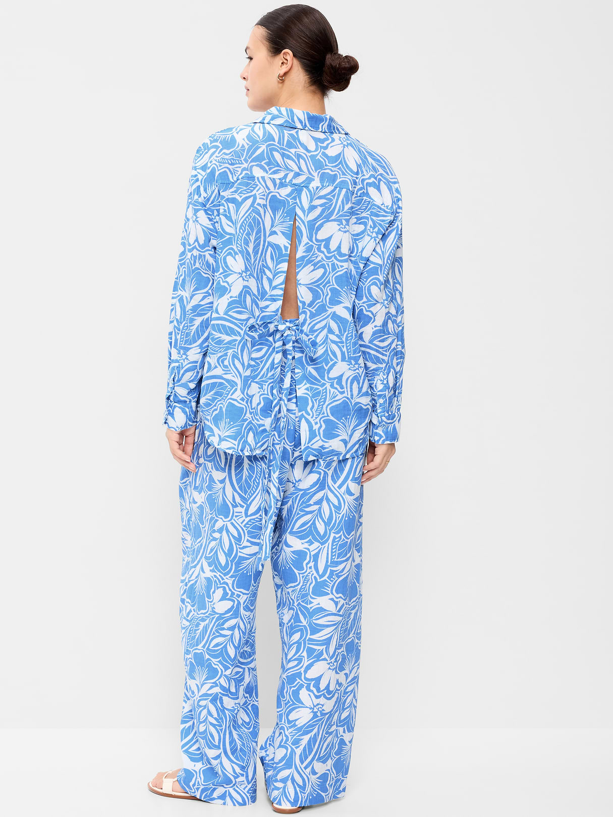 High-Waisted Crinkle Gauze Barrel Ankle Pants - Blue Floral