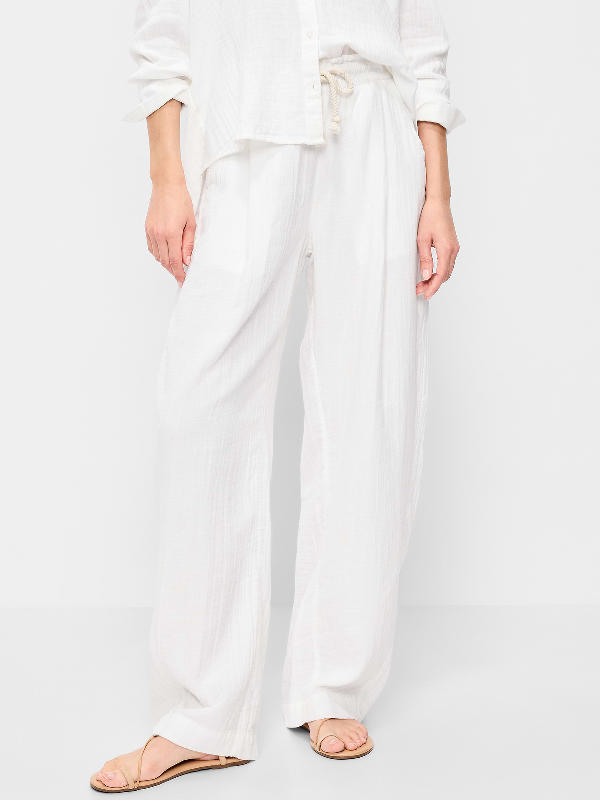 High-Waisted Crinkle Gauze Barrel Ankle Pants - White Lilies