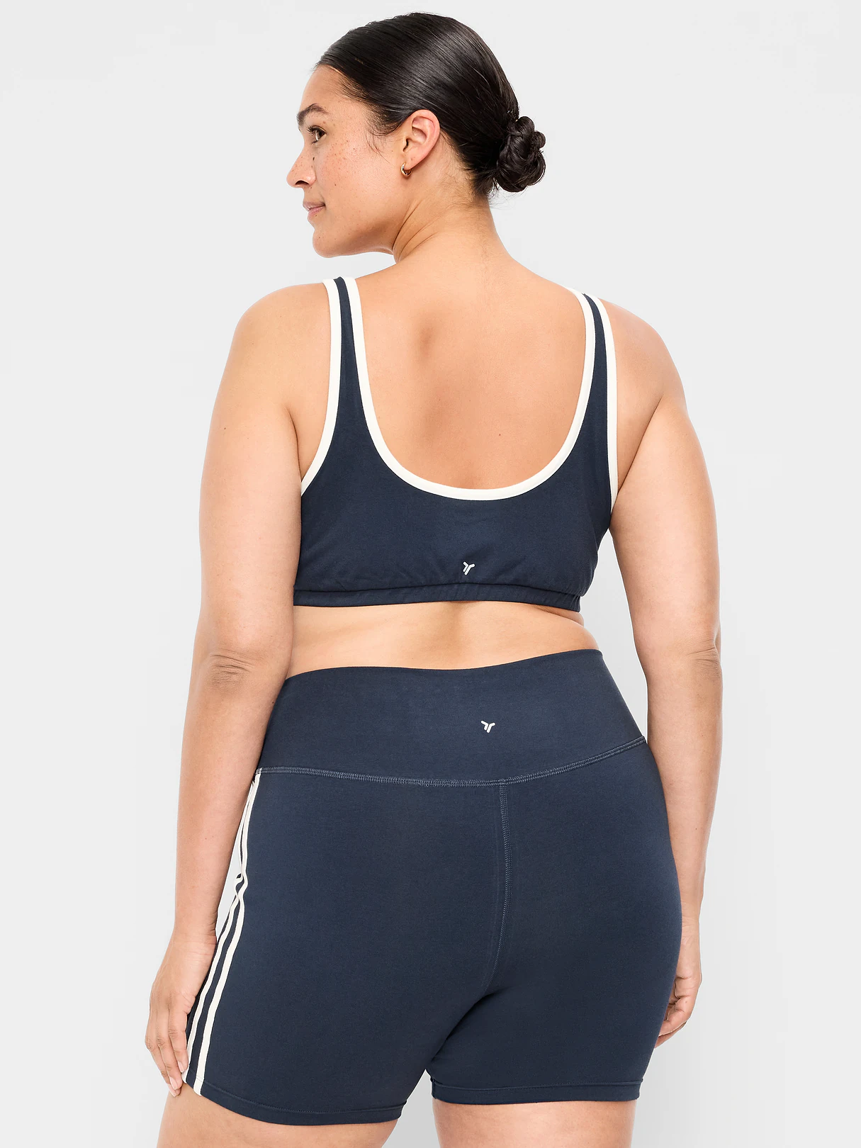 Light Support PowerChill Sports Bra - In the Navy