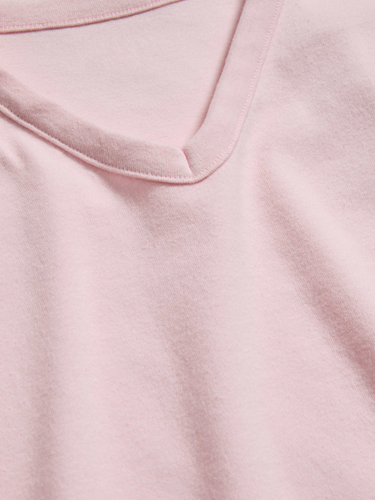 Snug High V-Neck T-Shirt - Pink Sky