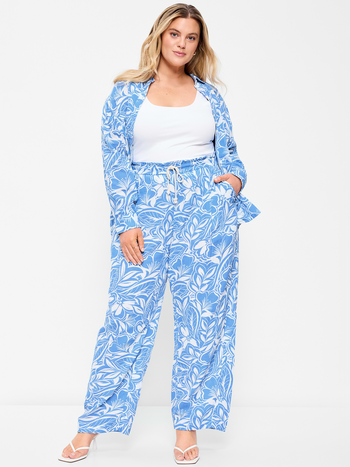 High-Waisted Crinkle Gauze Barrel Ankle Pants - Blue Floral