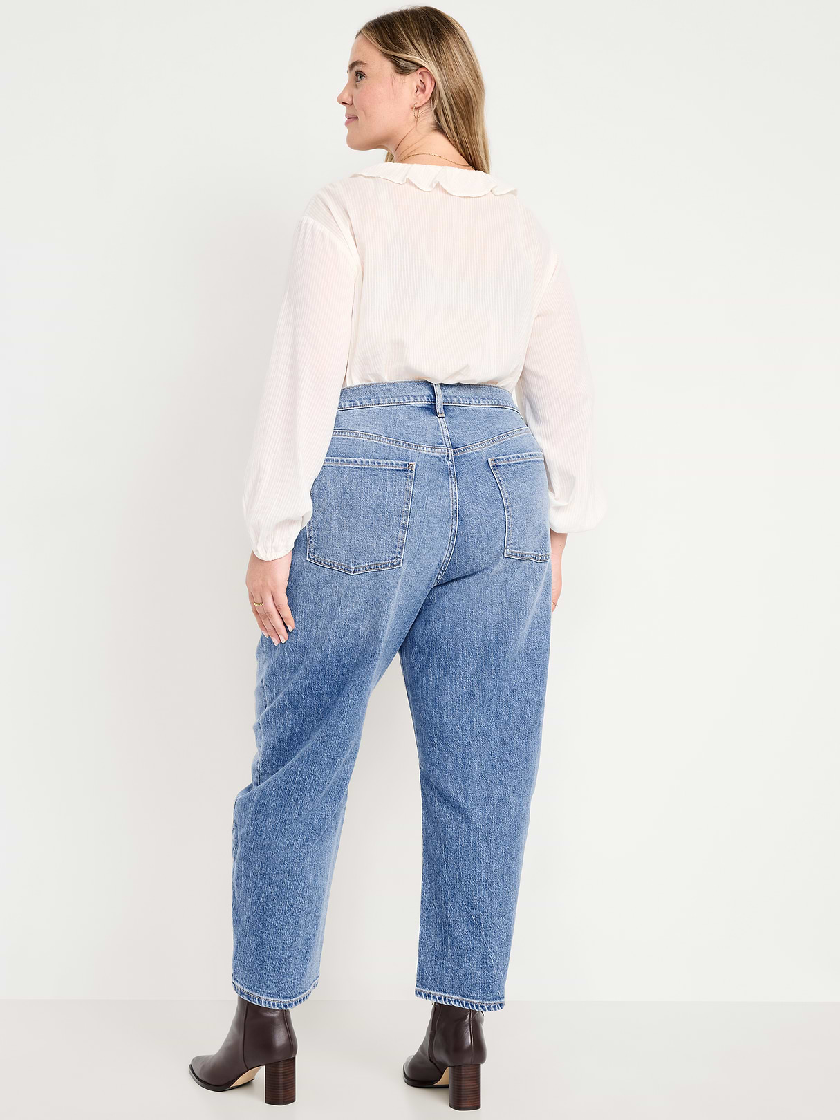 High-Waisted Wow Barrel-Leg Ankle Jeans - Light Wash