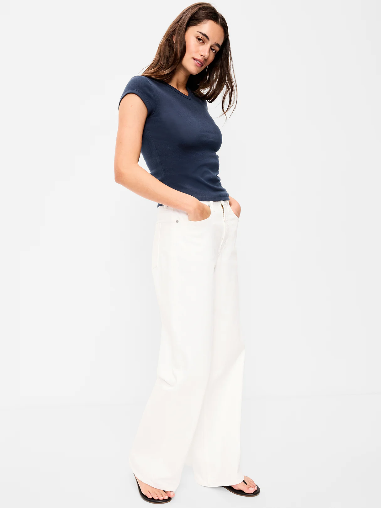 Snug High V-Neck T-Shirt - In the Navy