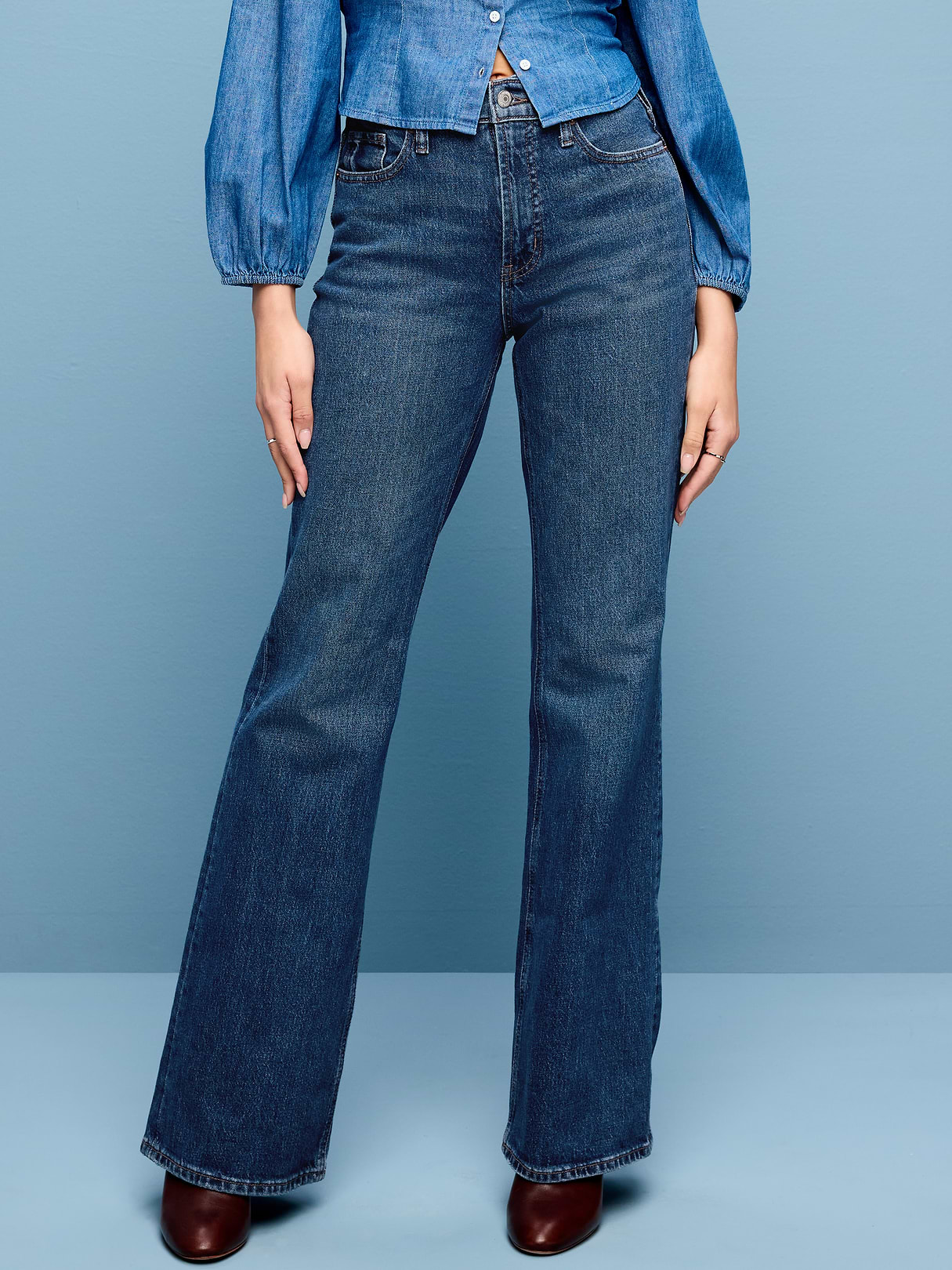 Mid-Rise Loose Boot-Cut Jeans - Dark Wash