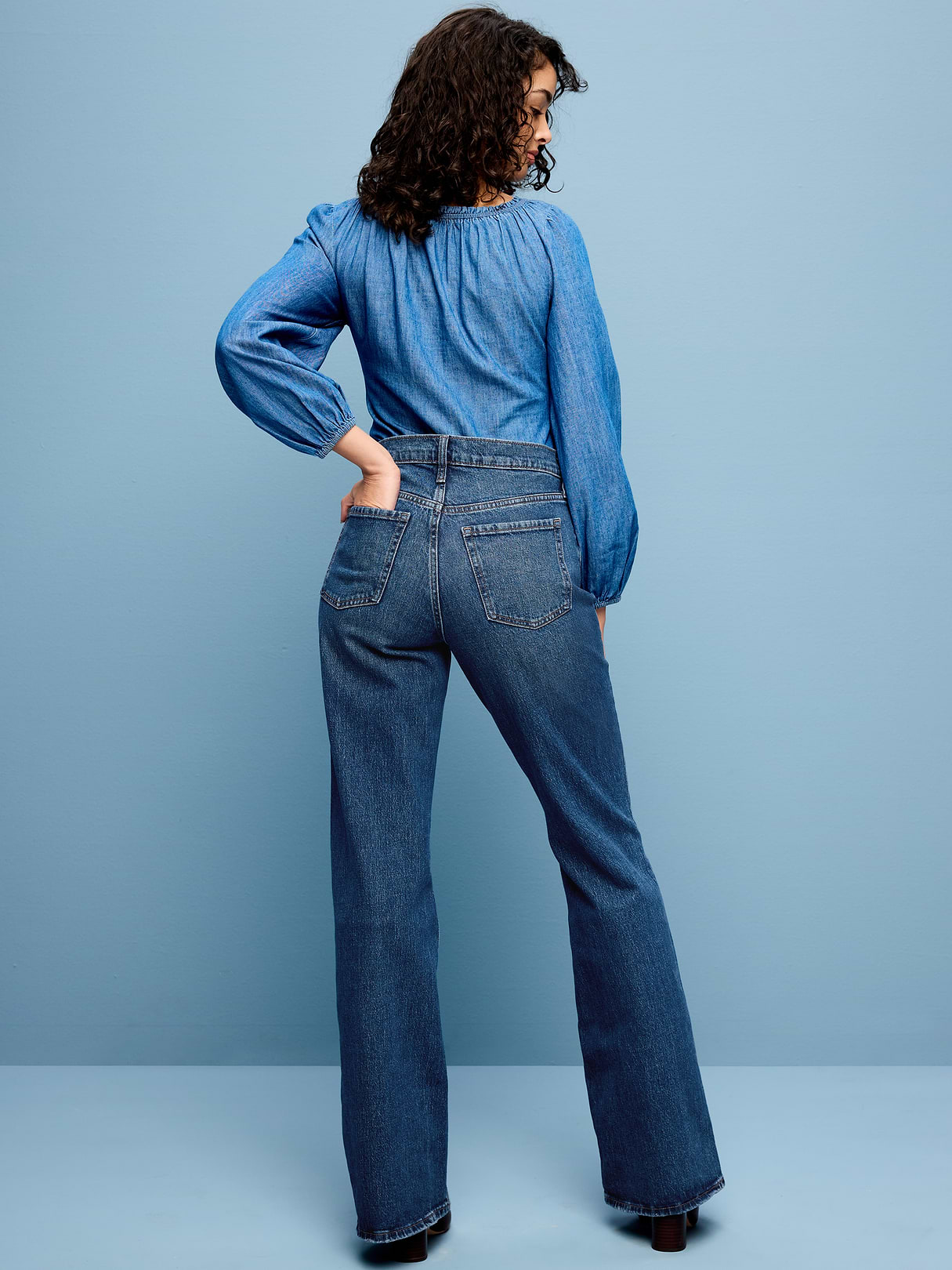 Mid-Rise Loose Boot-Cut Jeans - Dark Wash