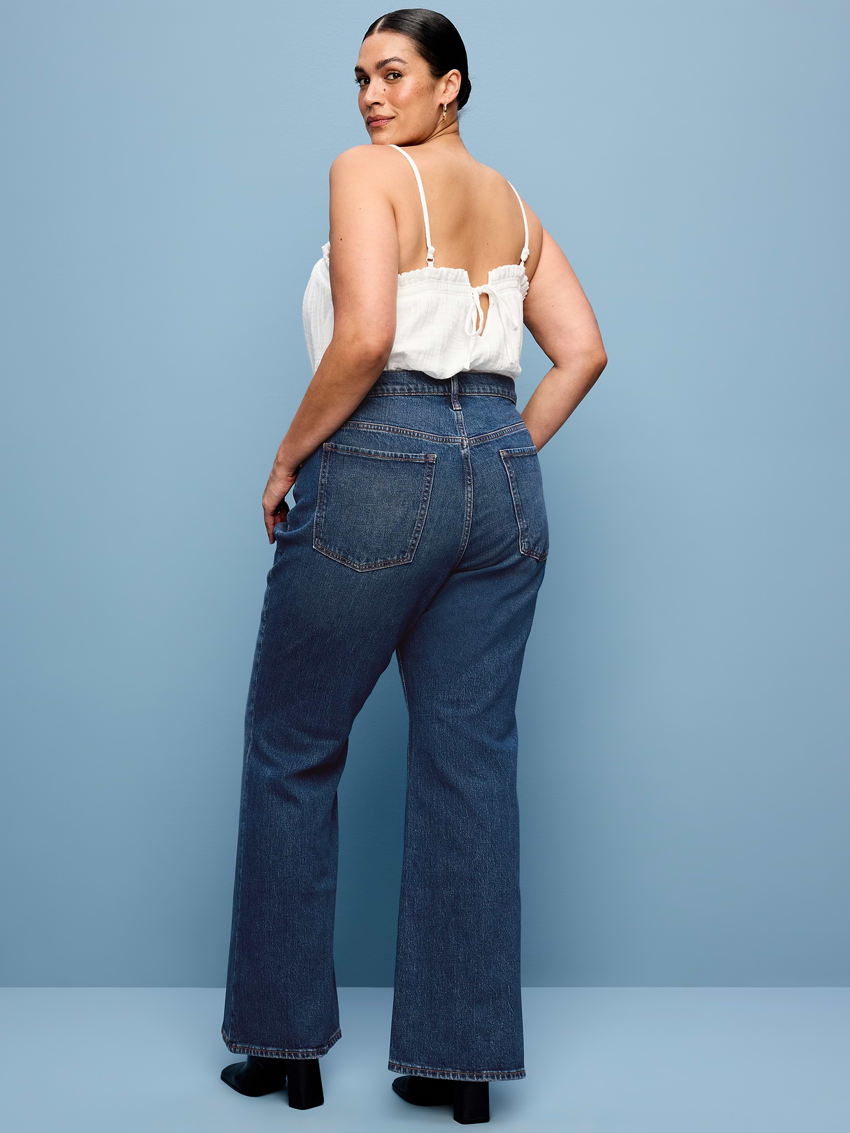 Mid-Rise Loose Boot-Cut Jeans - Dark Wash