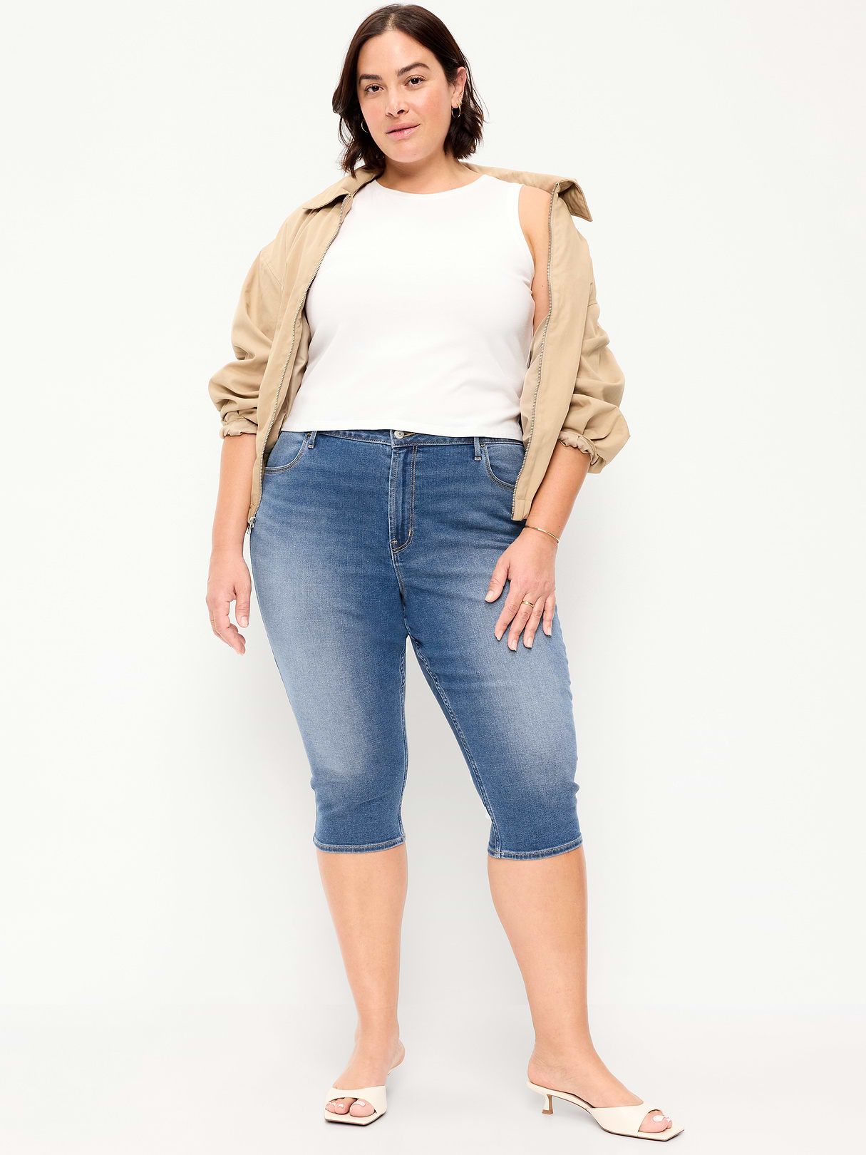 High-Waisted Wow Capri Jeans - Medium Blue Wash