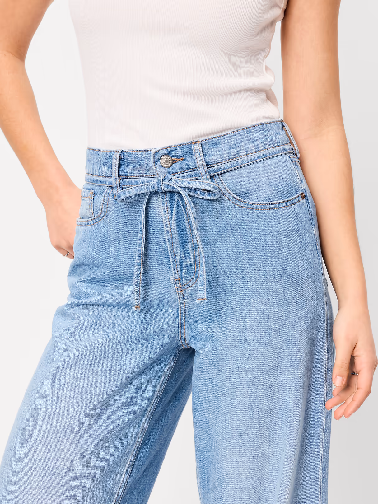 High-Waisted Drapey Wide-Leg Jeans - Light Wash