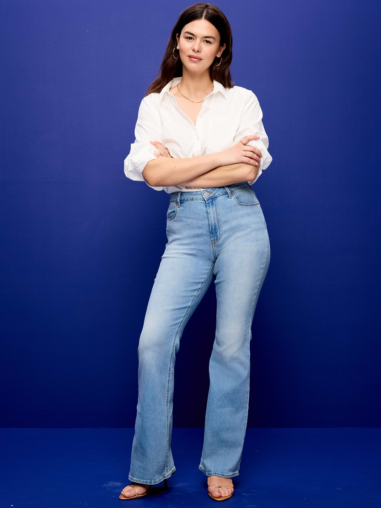High-Waisted Wow Flare Jeans - Light Wash