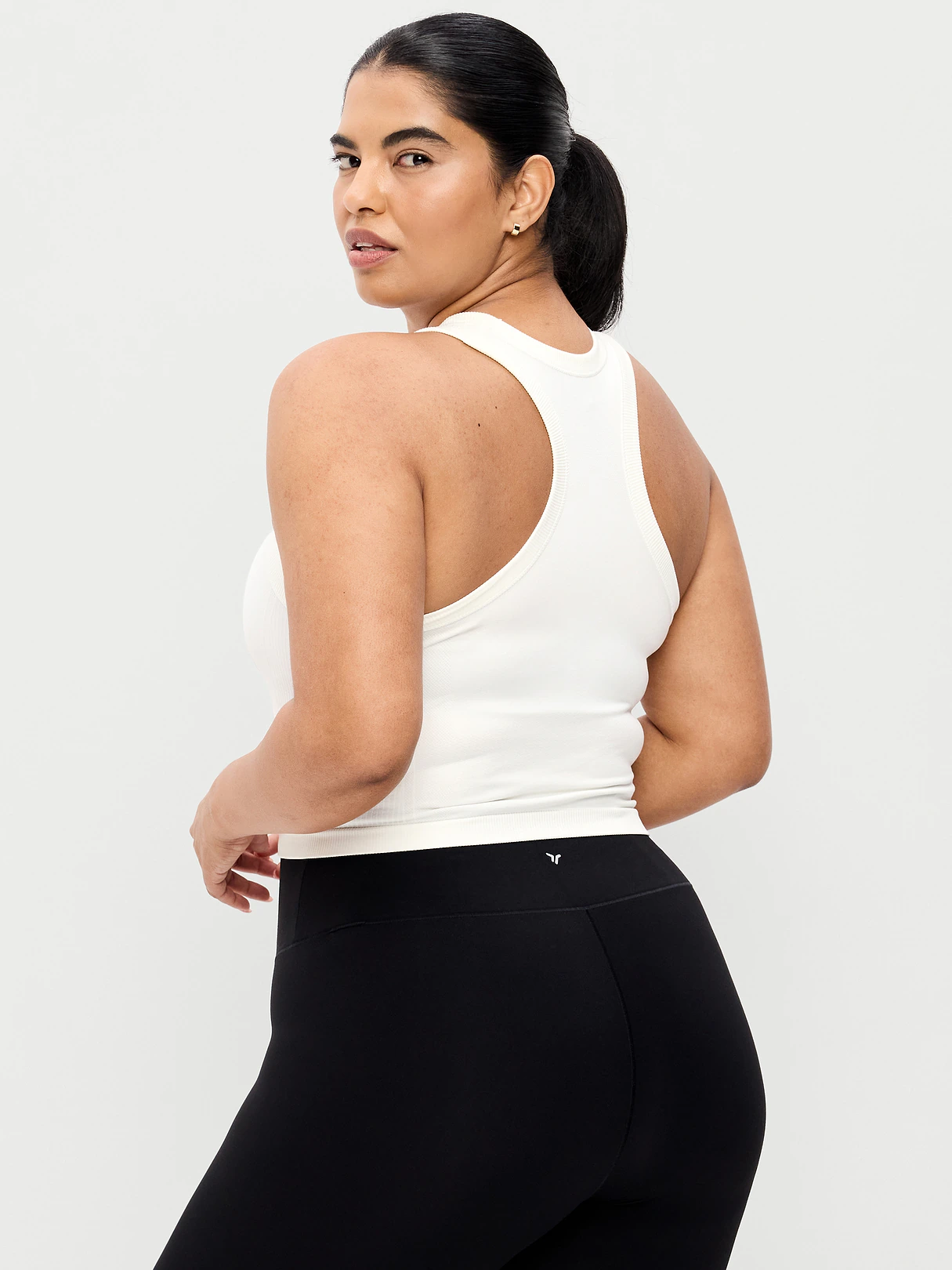 Seamless Fitted High-Neck Crop Top - Magnolia