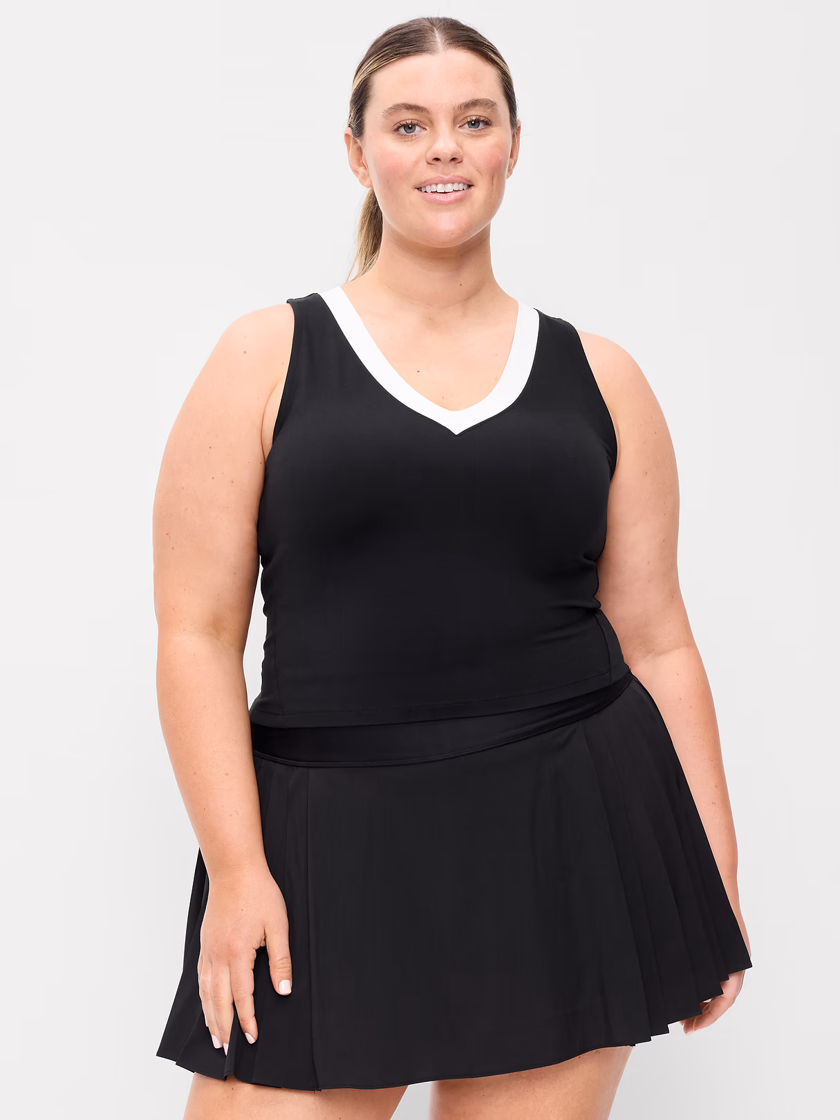 StudioSmooth Cropped Tennis Tank Top - Black Jack