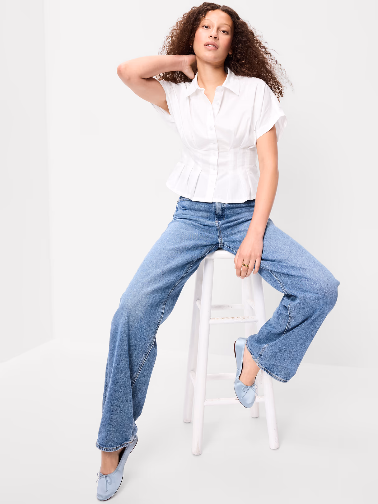 Slim-Waisted Button-Down Shirt - White Lilies