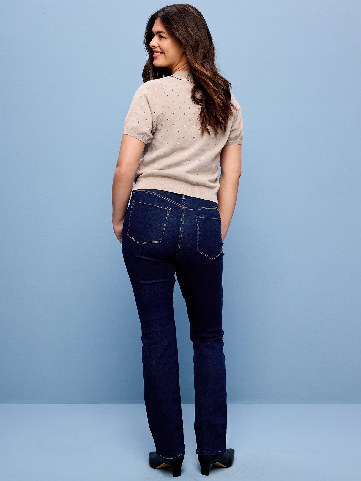 Mid-Rise Wow Boot-Cut Jeans - Dark Wash